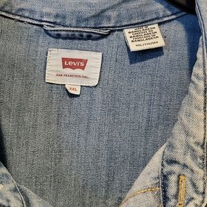 Light blue Levi's denim shirt XXl- Classic fit